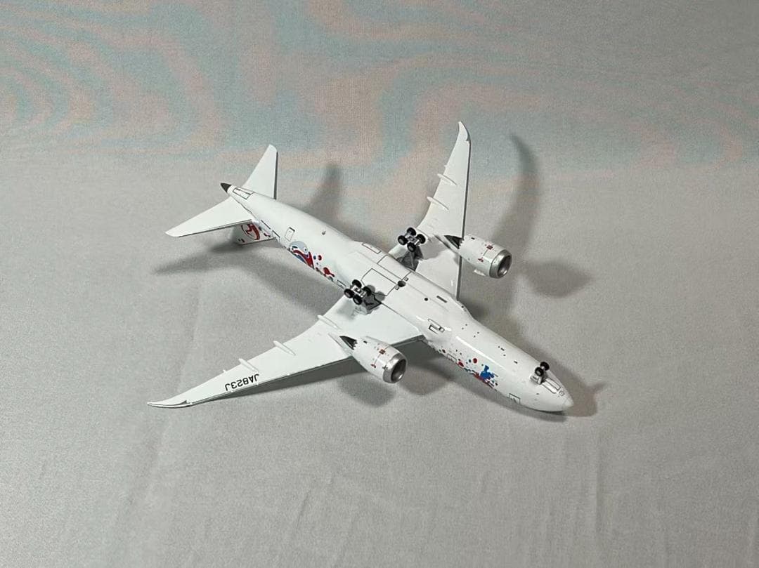 日本航空 JAL 1:400 Aviation B787-8 JA823J