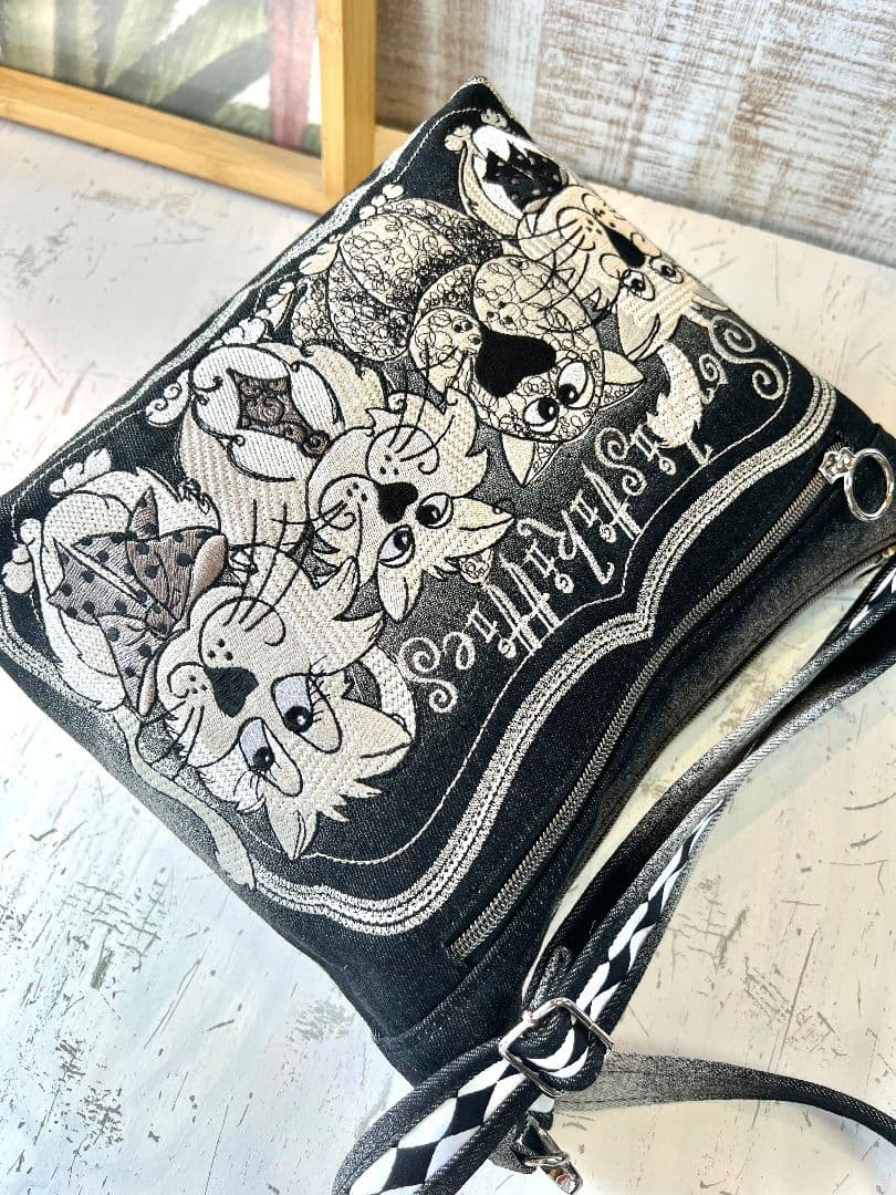 ロラライハリス♡ブラックグラデデニム♡刺繍のふんわり軽量ショルダーバッグ