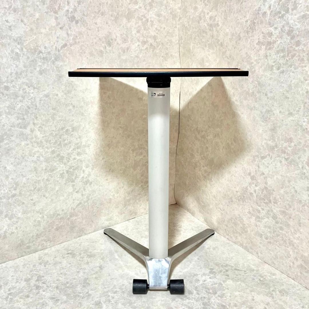 ウィルクハーン　コンフェア　スタッキングデスク　サイドテーブル　プレゼン　会議