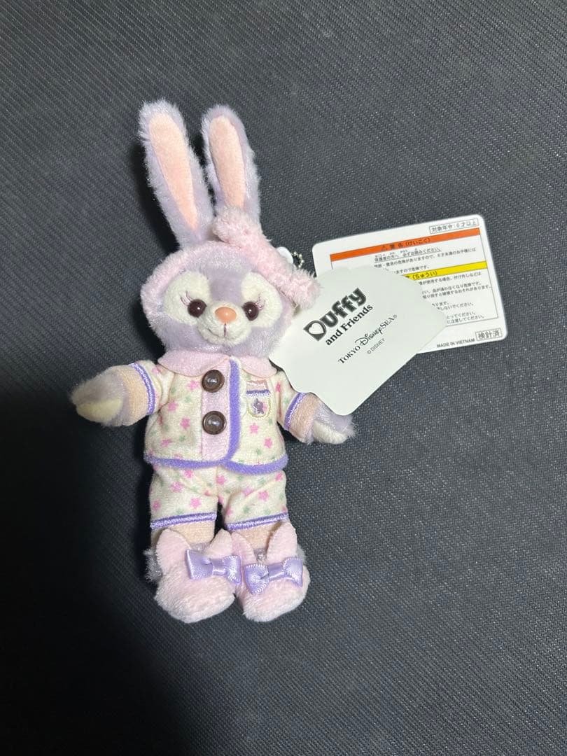 公*o様 ステラ・ルー ぬいぐるみバッジ 「ダッフィーのオータムスリープオーバー