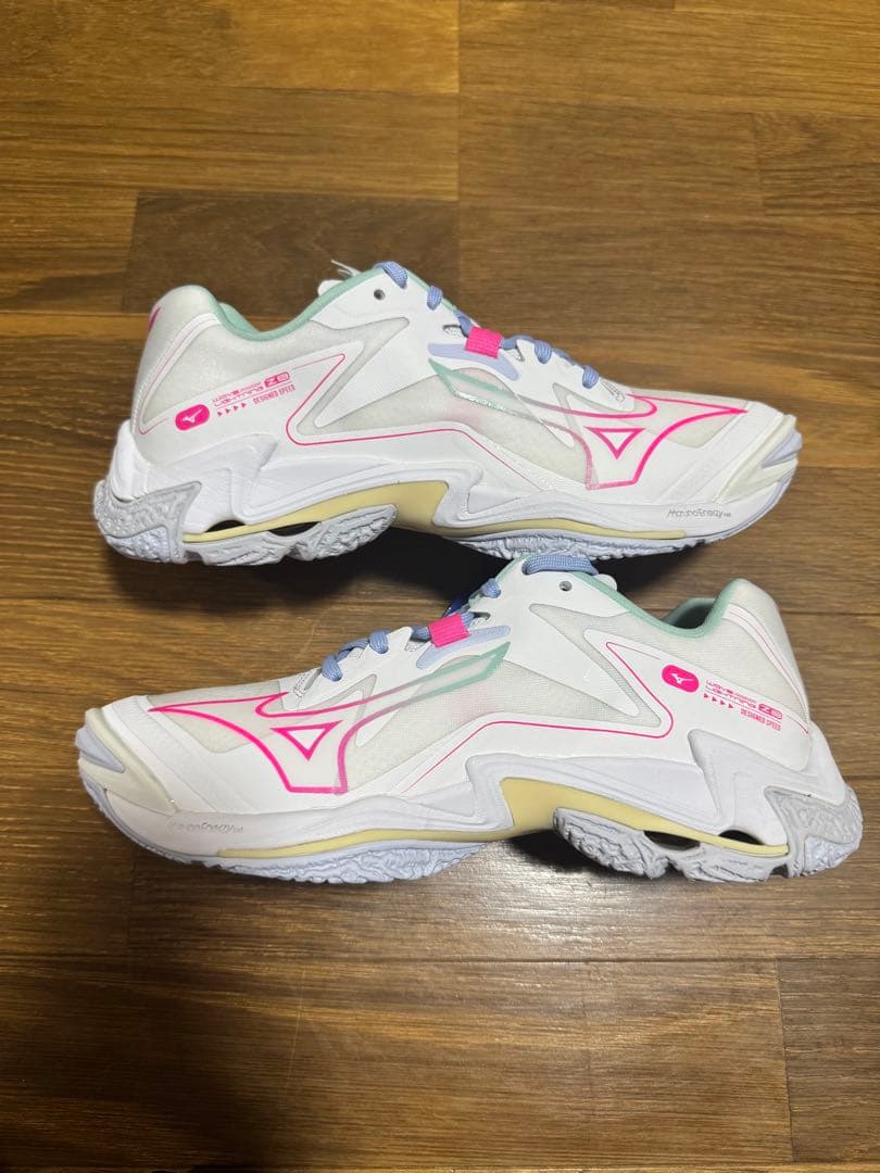 Mizuno Wave Lightning Z8 バレーボールシューズ 26cm