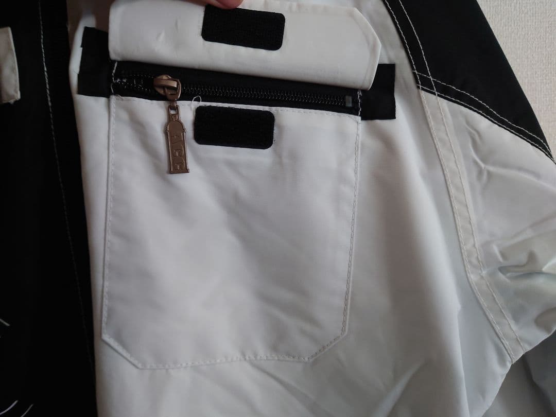 新品未使用 ACC ジャケット Sサイズ ユニセックス スノーボードウェア