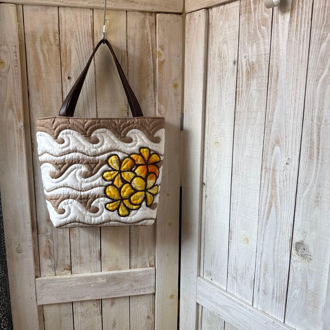 ハワイアンキルト♪ハンドメイドバッグ♪波と海のモチーフ&プルメリア