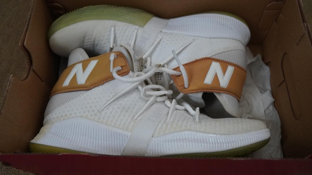 New Balance バスケットボールシューズ omn1s