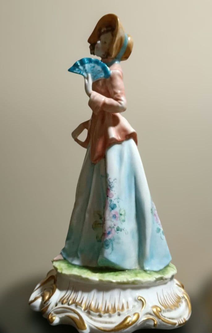 Tiche ティケ 陶器製女性像 置物