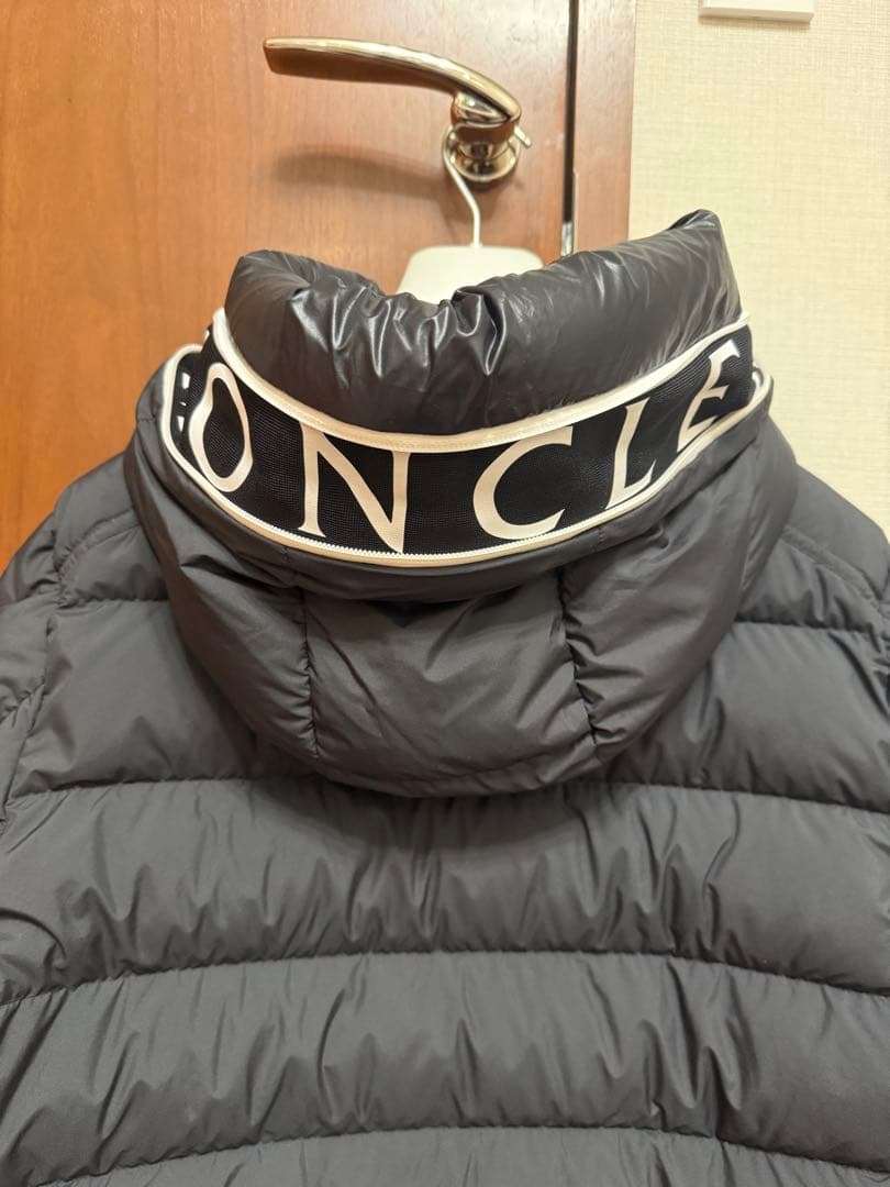 【美品】モンクレール　ダウンジャケット　カーデーレ　ブラック