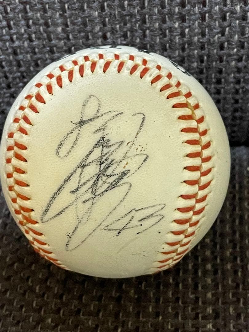 広島東洋カープ ◆ 津田恒実投手、直筆サイン入りボール ◆ 背番号15番時代