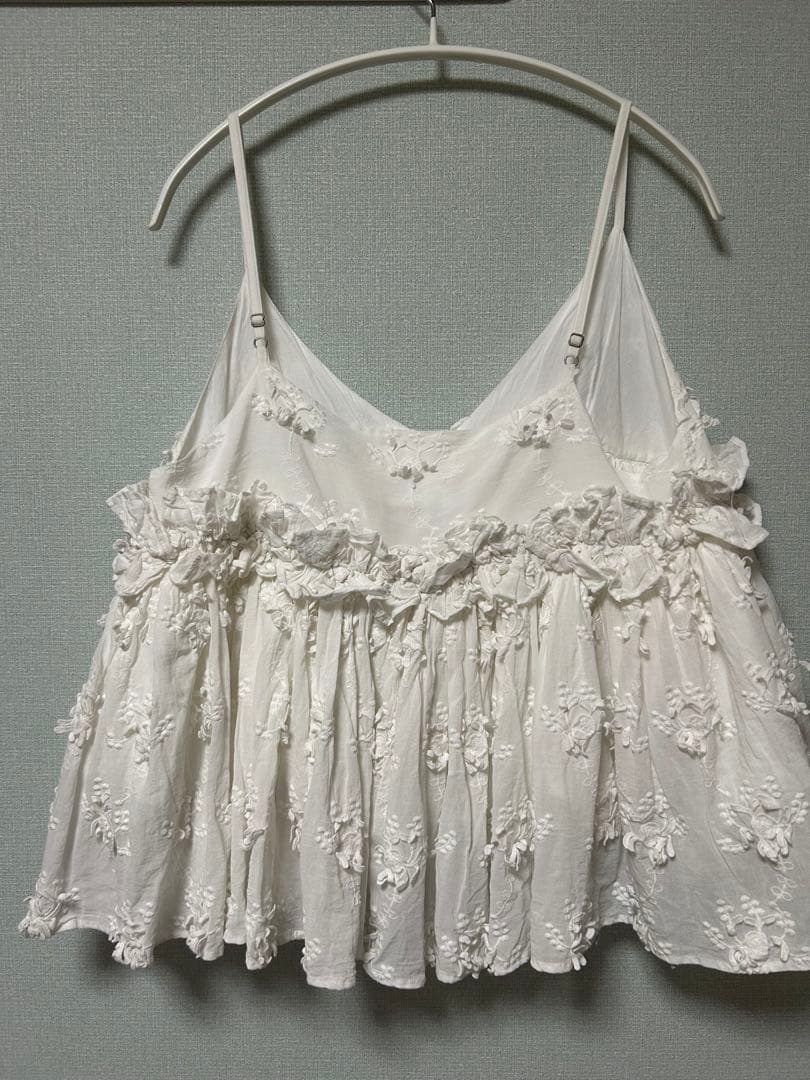 トップス crinkle crinkle 3D embroidery camisole