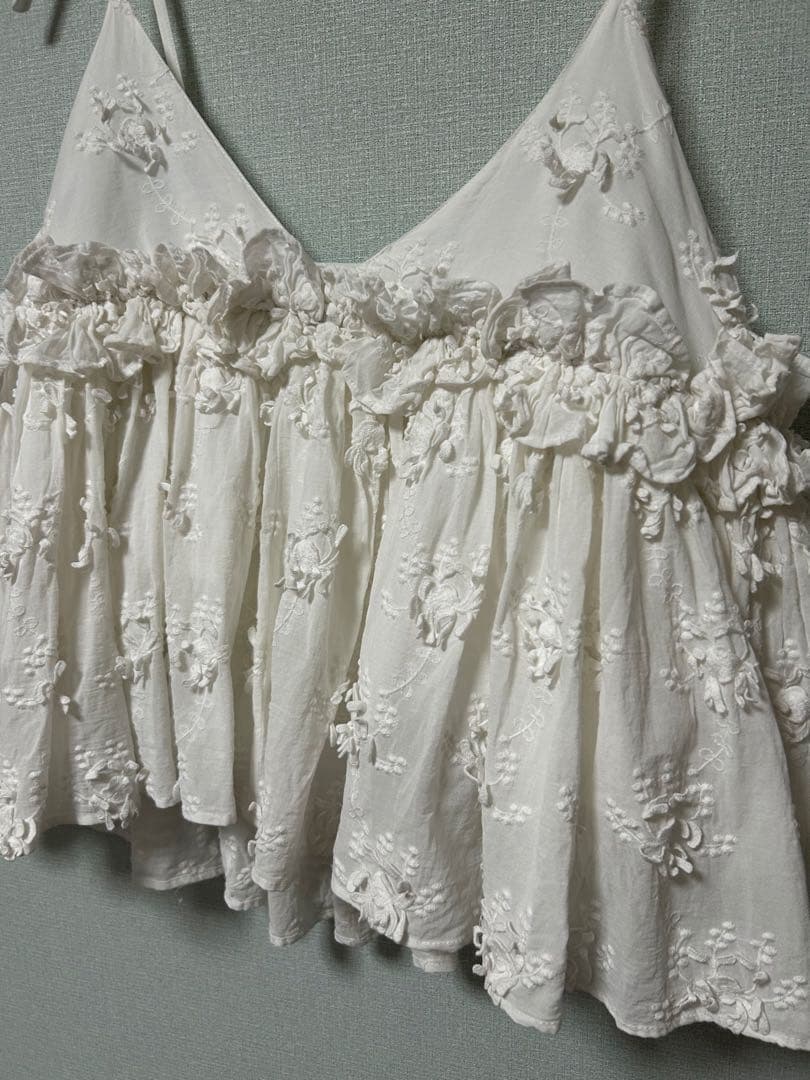 トップス crinkle crinkle 3D embroidery camisole