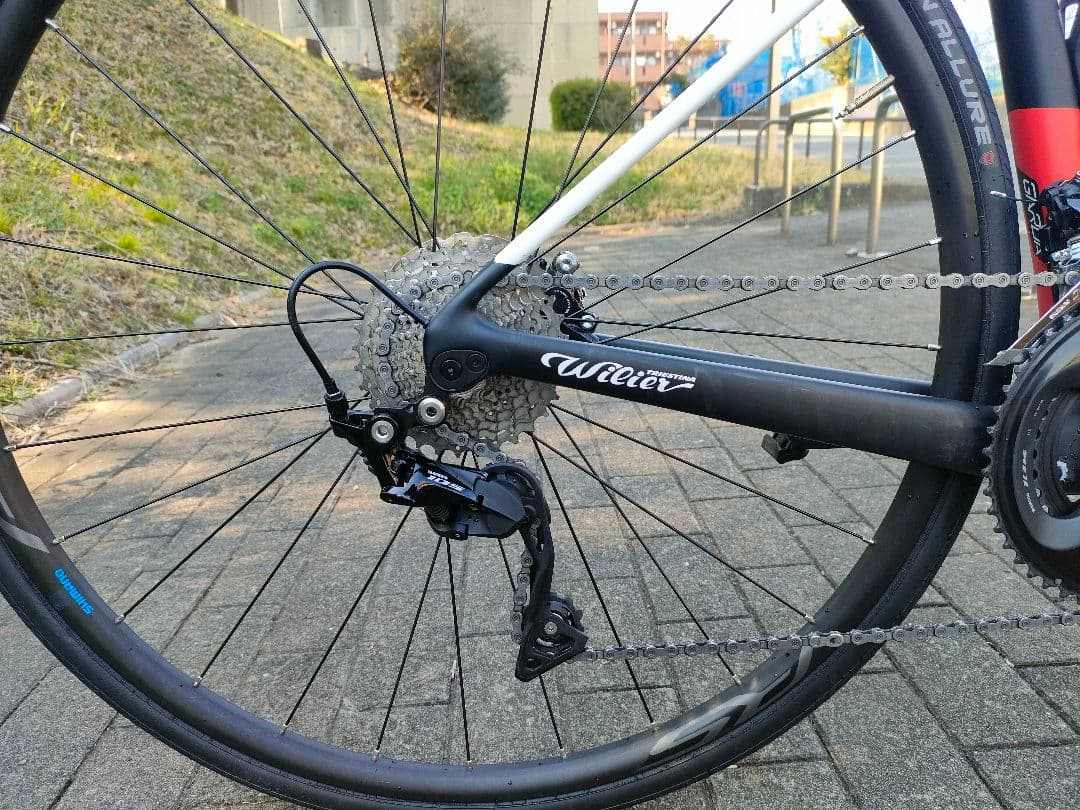 ウィリエール　ガルダdisc　完成車　ロードバイク　カーボンロード