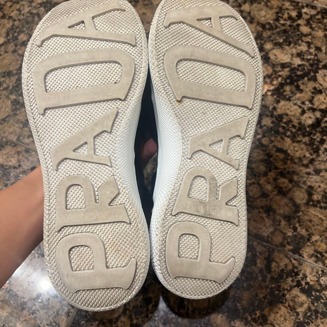 PRADA ブラック クロスストラップ サンダル　38