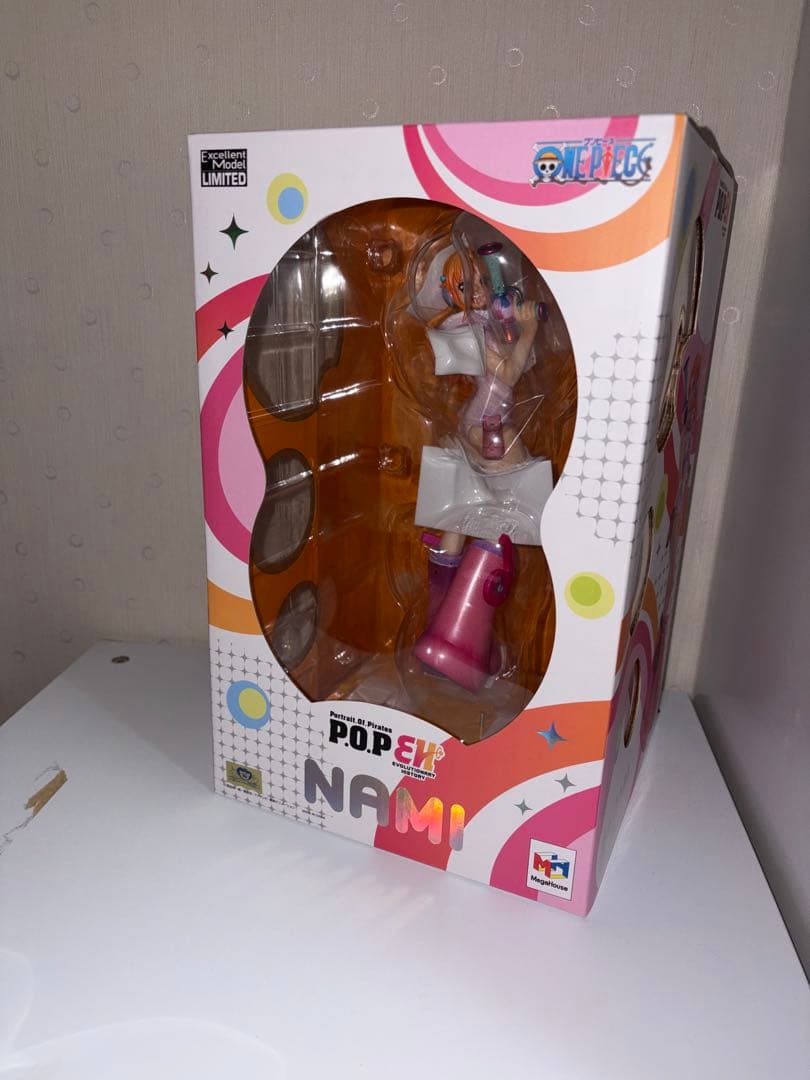 ワンピース　ナミ　フィギュア　P.O.P