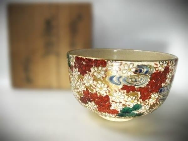 古い 本薩摩焼 金襴手 花づくし 竜田川 紅葉 茶道具 抹茶茶碗