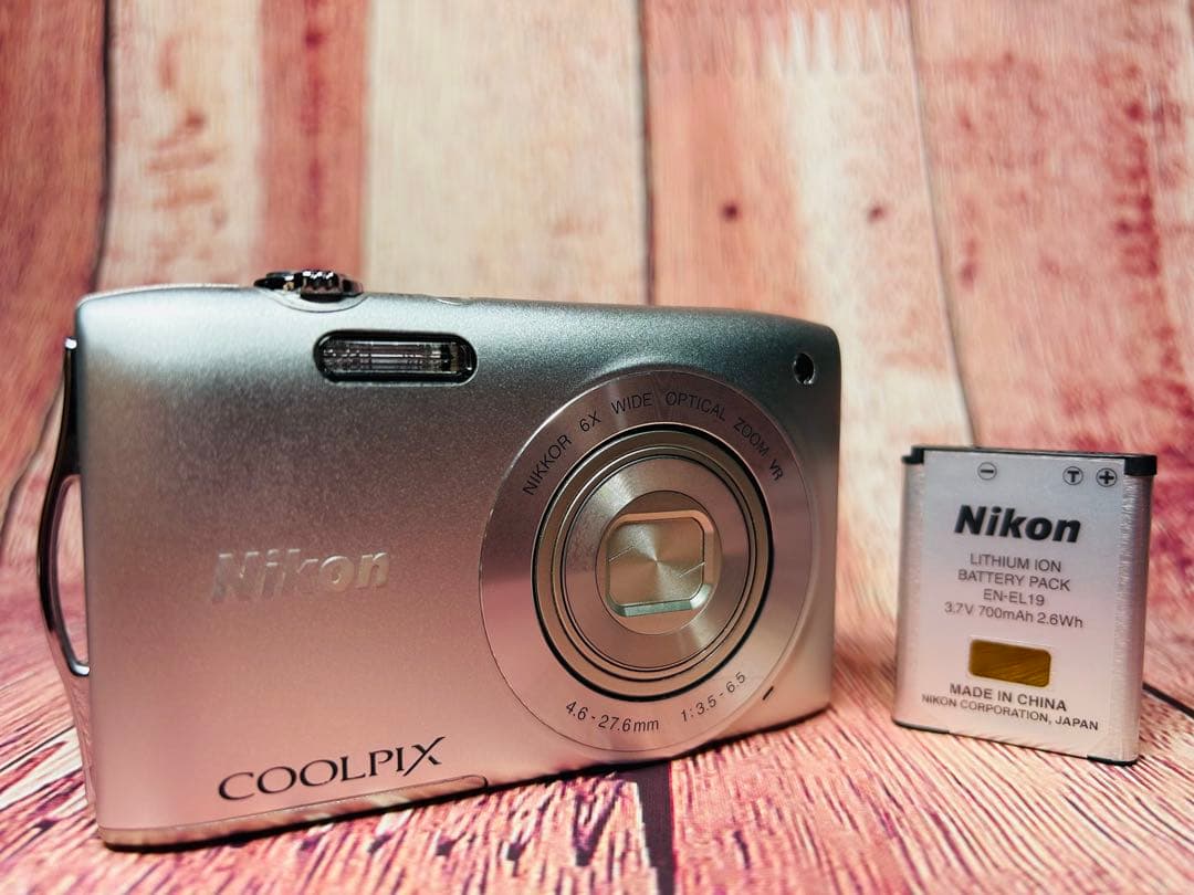 Nikon ニコン COOLPIX S3300 シルバー デジタル
