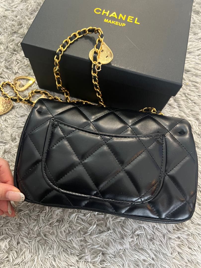 CHANEL シャネル　 ブラック ショルダーバッグ ゴールド金具 ノベルティ