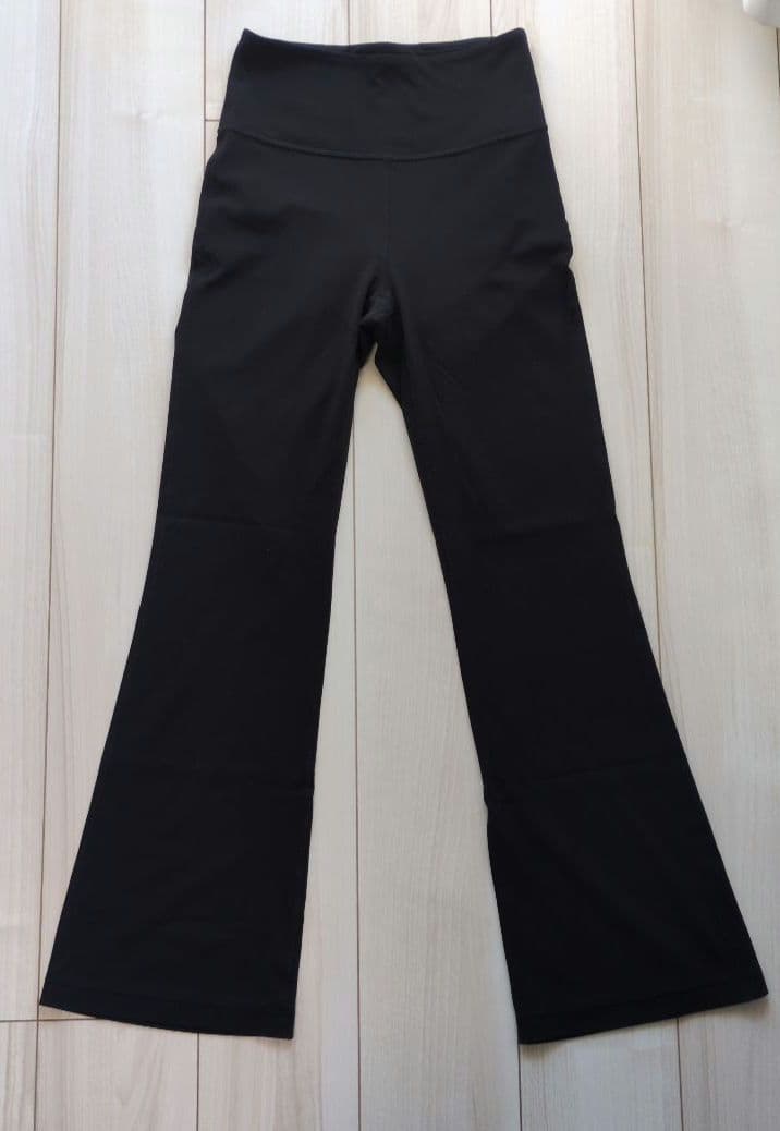 lululemon　ルルレモン　Groove Nulu　フレアパンツ　Мサイズ