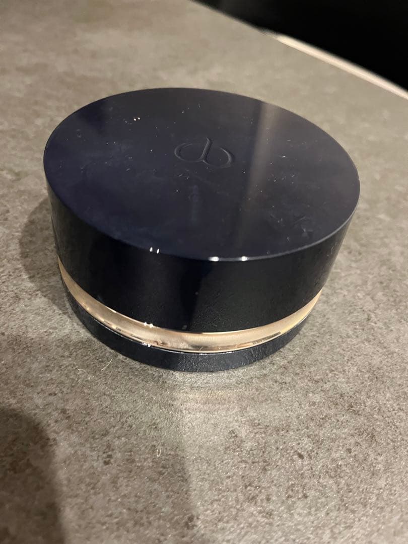 クレドポーボーテ　プードルトランスパラントn m 1 ライト