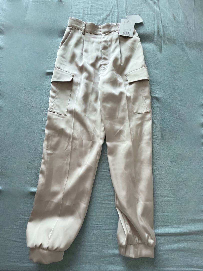 【新品】Apuweiser-riche リラクシーワークサテンパンツ