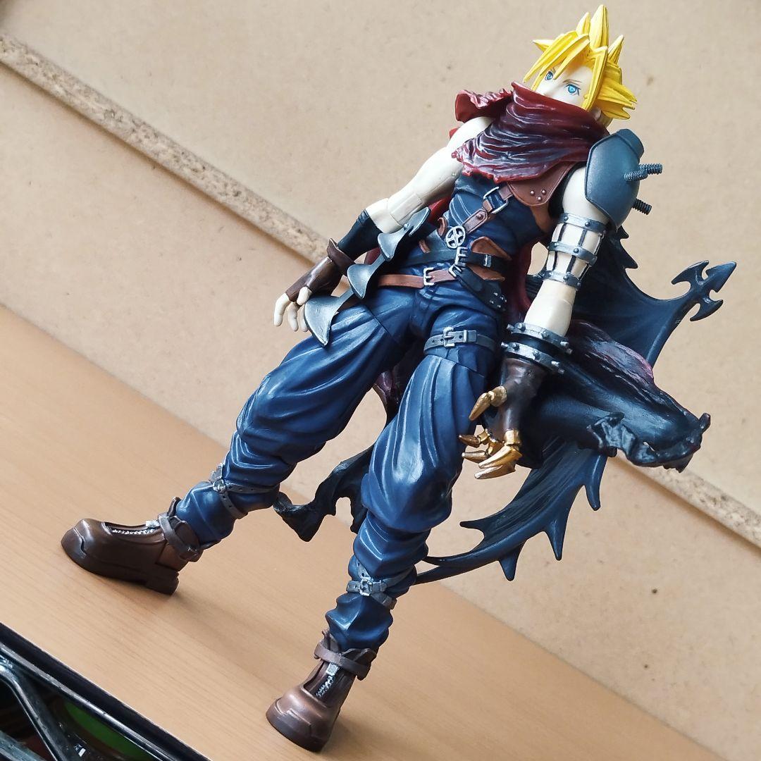 プレイアーツ クラウド キングダムハーツ ファイナルファンタジー