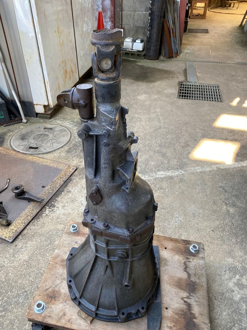 「日産L型エンジン用ミッション　71B ５速」 脱着時作動正常 着払い