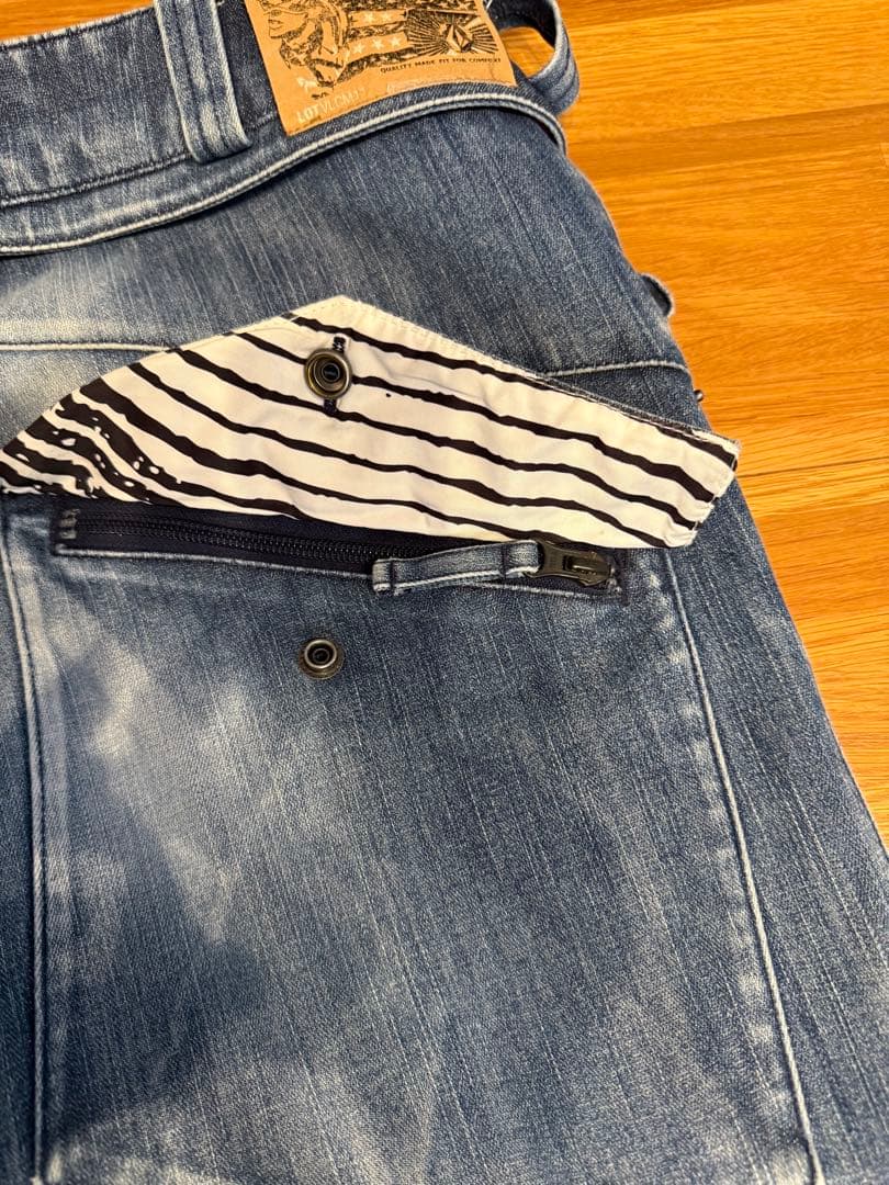 ボルコム　デニムスノーボードパンツ　Sサイズ