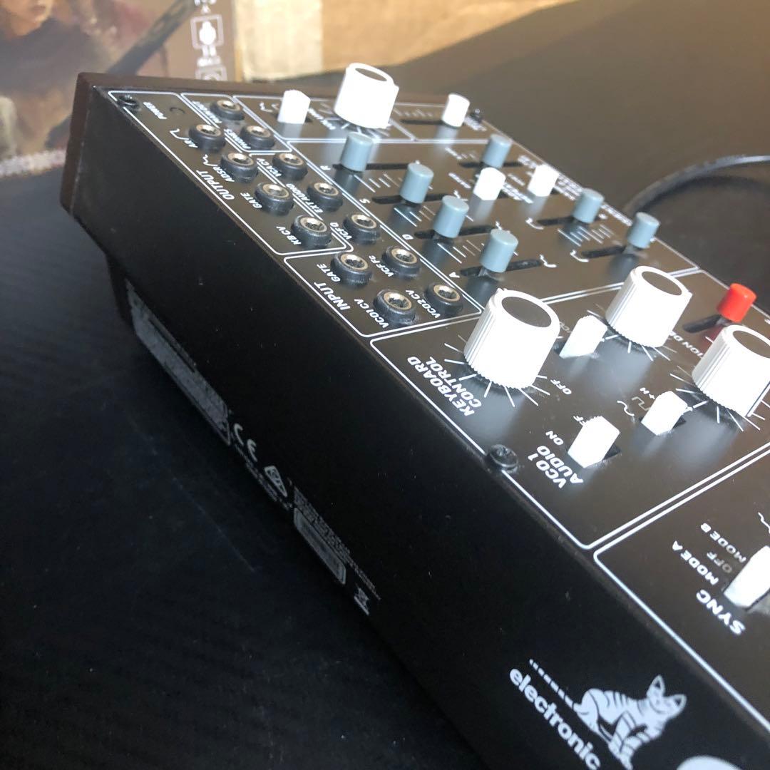 Behringer CAT アナログシンセサイザー