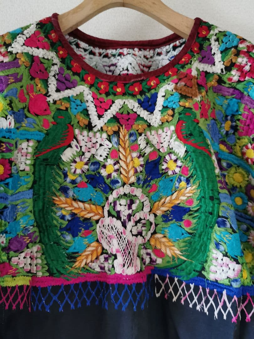 アンティークフランス購入 中米民族衣装 美しい手刺繍スモック 自然動植物モチーフ