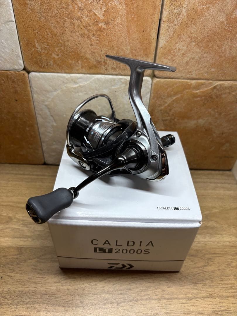 DAIWA CALDIA LT 2000S スピニングリール