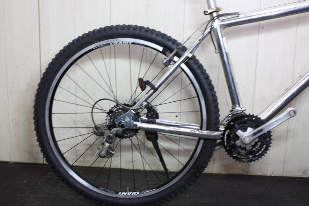GIANT 26インチ アルミ シマノ21速 440mm MTB