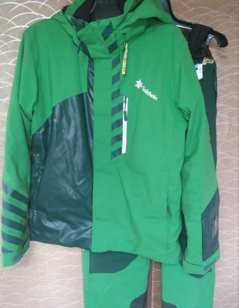 値下げ‼️ 程度良好 クリーニング処理済み Gold WIN 上下