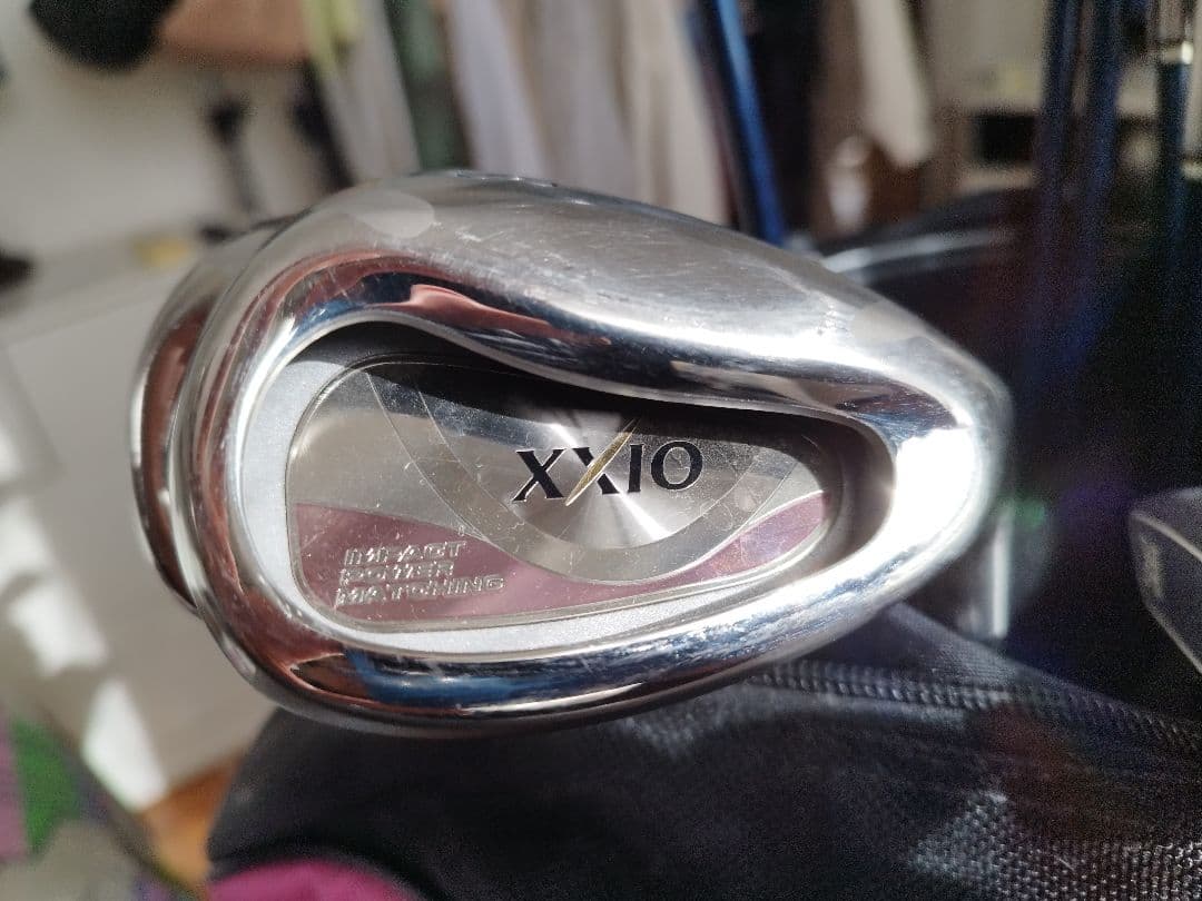 女性用ゼクシオゴルフフルセット　 ブラック&ホワイト　キャディーバッグ