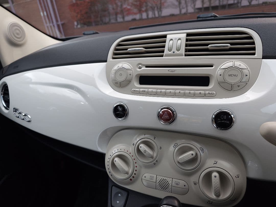 フィアット500 1.2 8v ラウンジ ガラスルーフ車検9年10月付最終値引