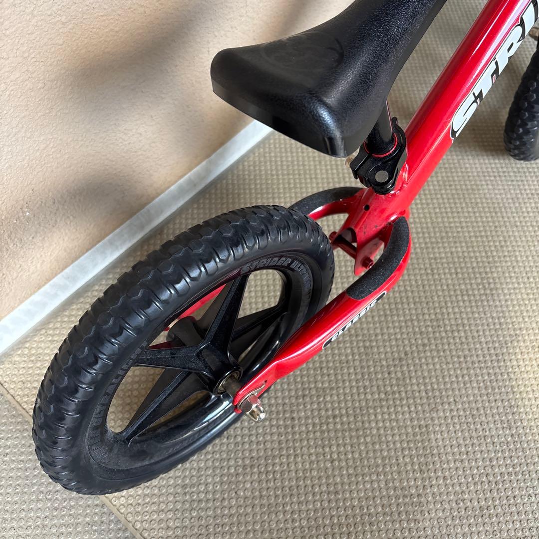 【ストライダー】バランスバイク　赤