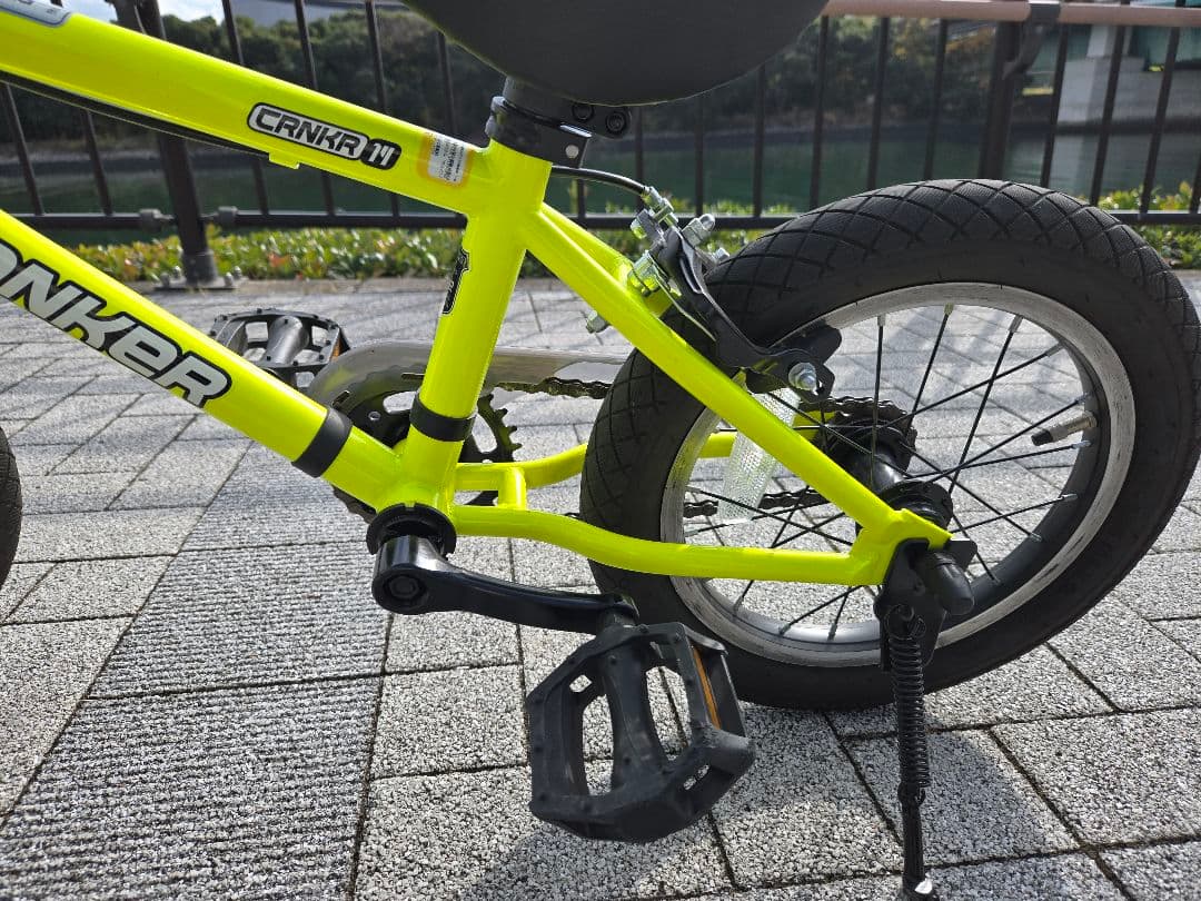 引取限定　美品CRANKER 子供用自転車 蛍光イエロー