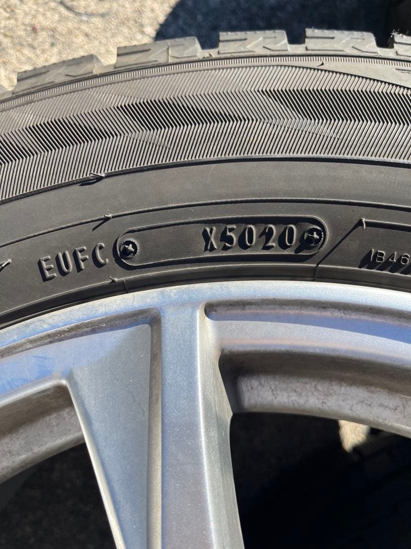 30系アルファード等　中古スタッドレスタイヤ　225/60R17 カローラクロス