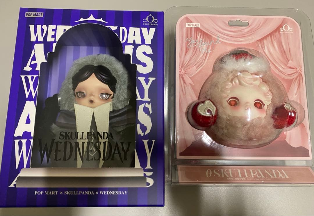 ポップマート　スカルパンダ　× ウェンズデー コラボ　ぬいぐるみ➕イヤホンケース