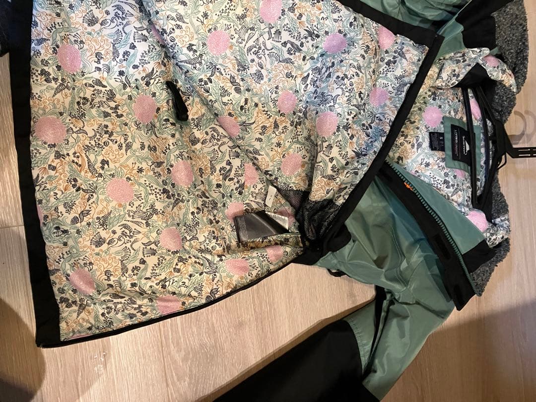 バートン　スノーボードウェア