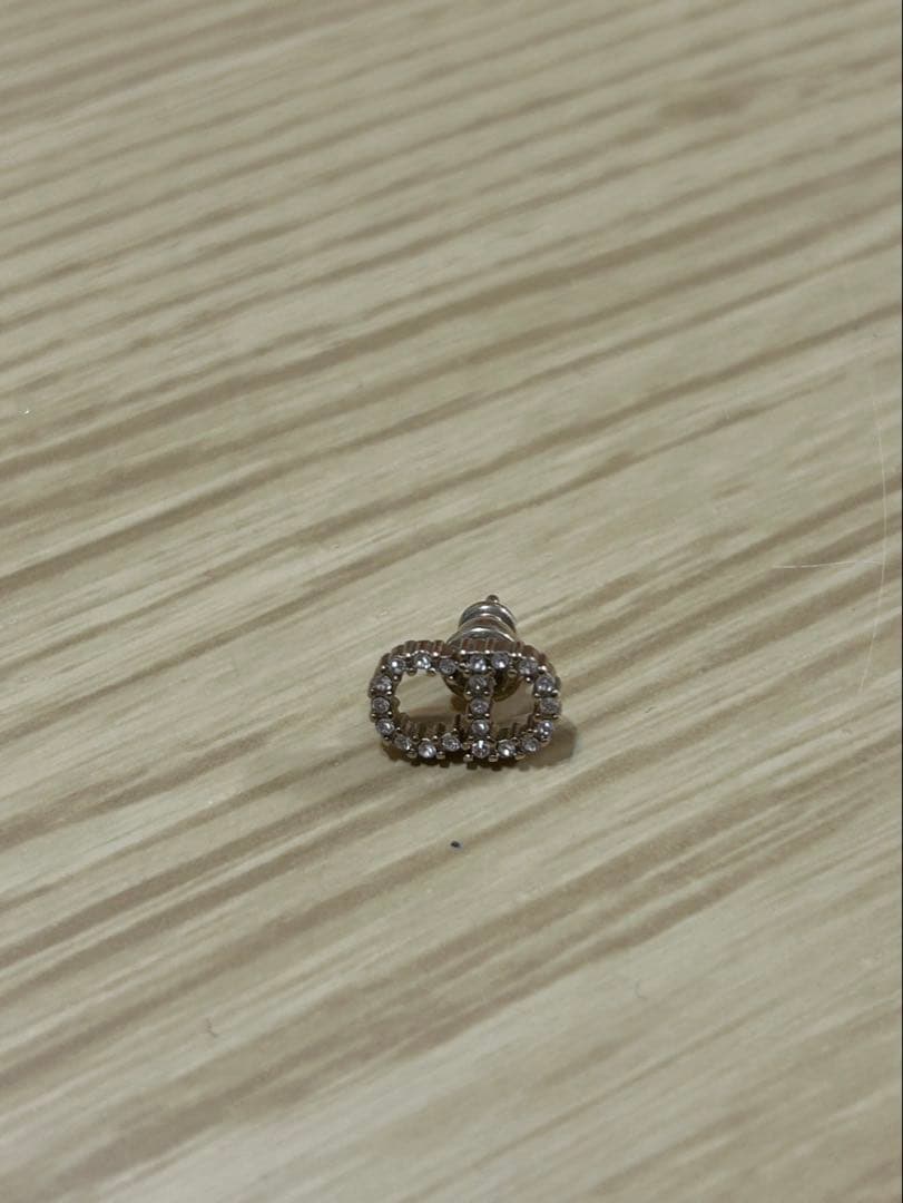 Diorピアス 片耳のみ