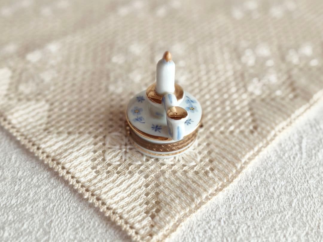 * vintage case ❀ 陶器製 キャンドル型の ジュエリーケース