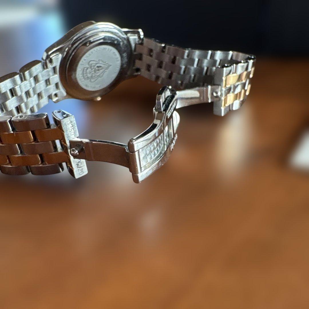 GUCCI シェル盤　腕時計＊