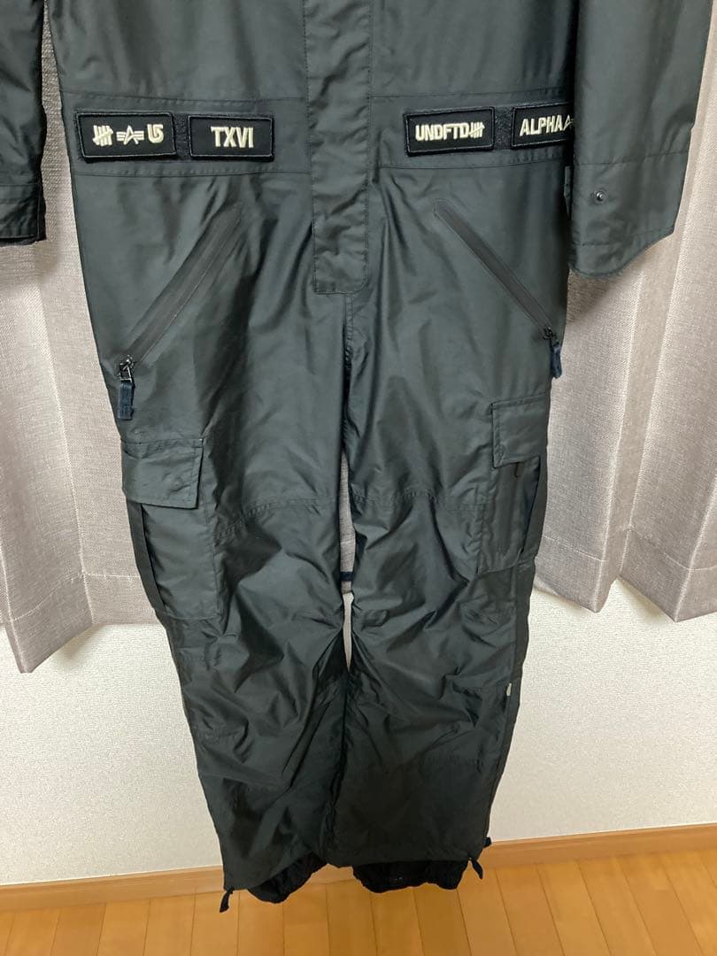 BURTON （バートン）×UNDEFEATED × Alphaのコラボウェア