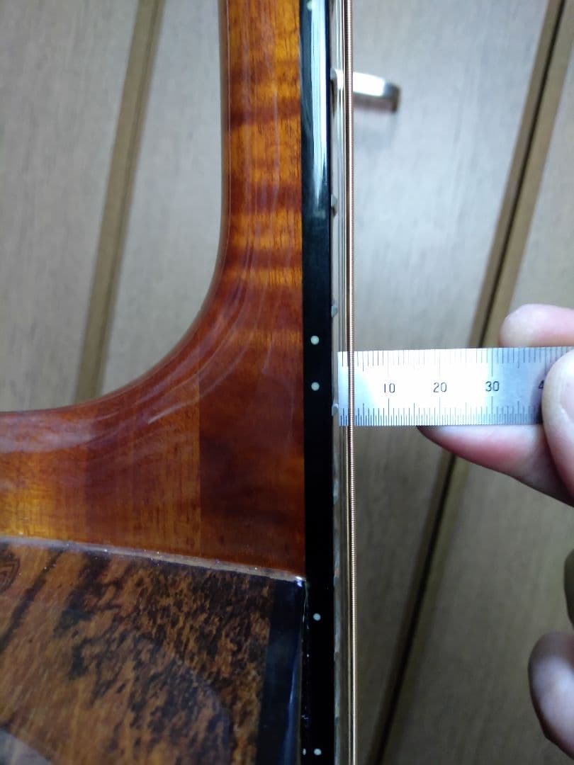 Rosso R-33　エレアコ仕様　希少材ボコーデ使用のモデル