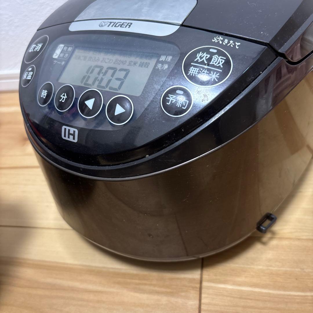 タイガーIHジャー炊飯器　JPW-D100 2023年製 5.5合