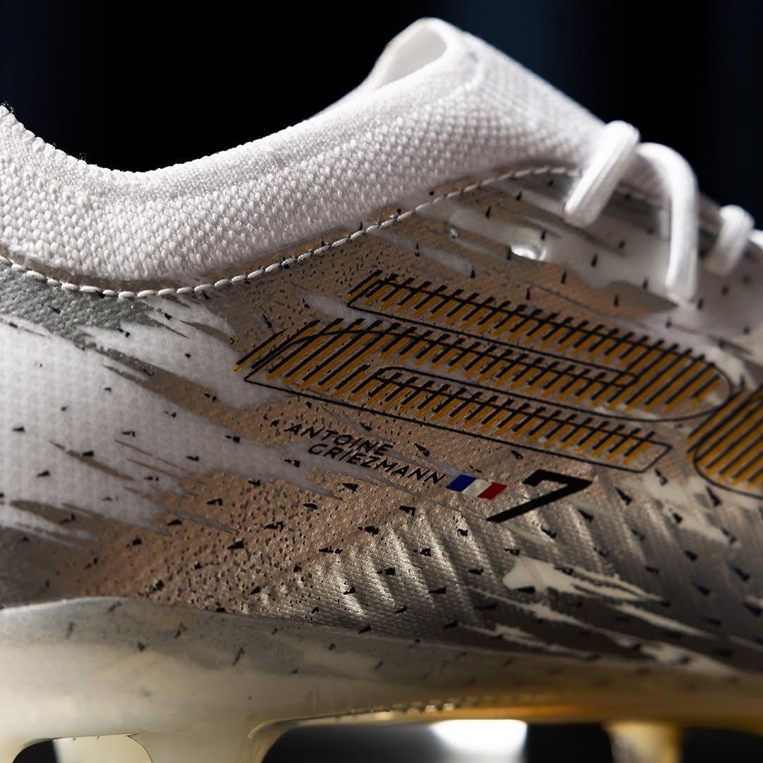 【全世界200足限定】グリーズマン　アトレティコ通算200ゴール記念スパイク