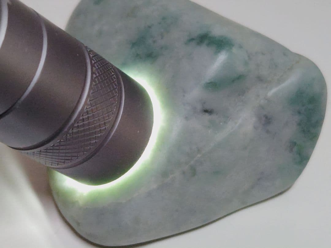 糸魚川153 翡翠 106g ヒスイ 原石 鑑賞石 自然石 誕生石 鉱物 鉱石