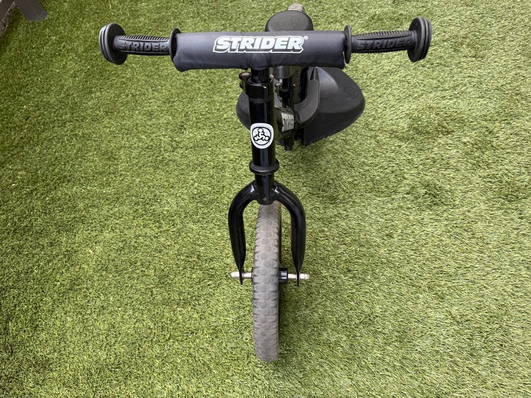 さゆみん ストライダースポーツ ブラック12インチ 純正スタンド付き