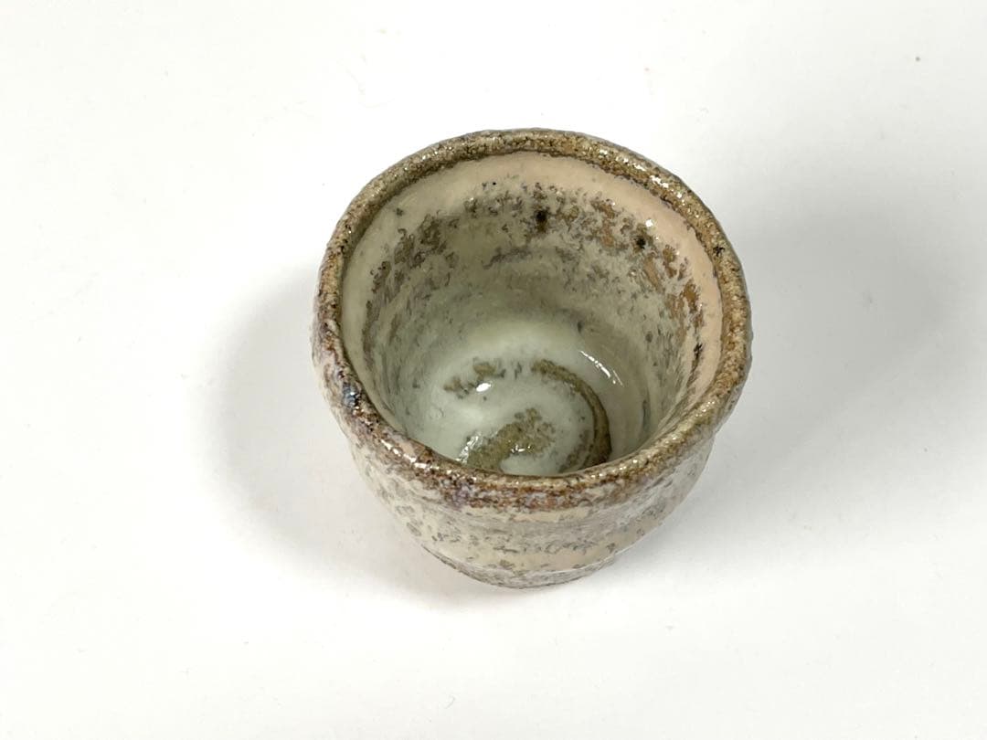 陶芸家　作家物　岡本作礼　斑唐津　ぐい呑　酒器　酒盃　筒盃