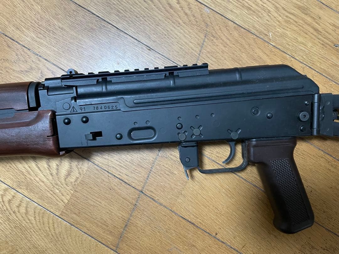 東京マルイ　次世代電動ガン　aks74u