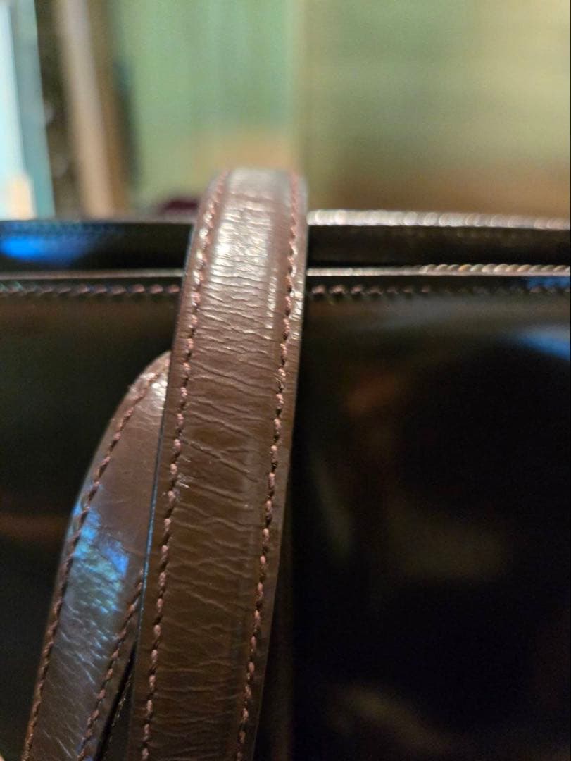 PRADA ブラウンレザートートバッグ