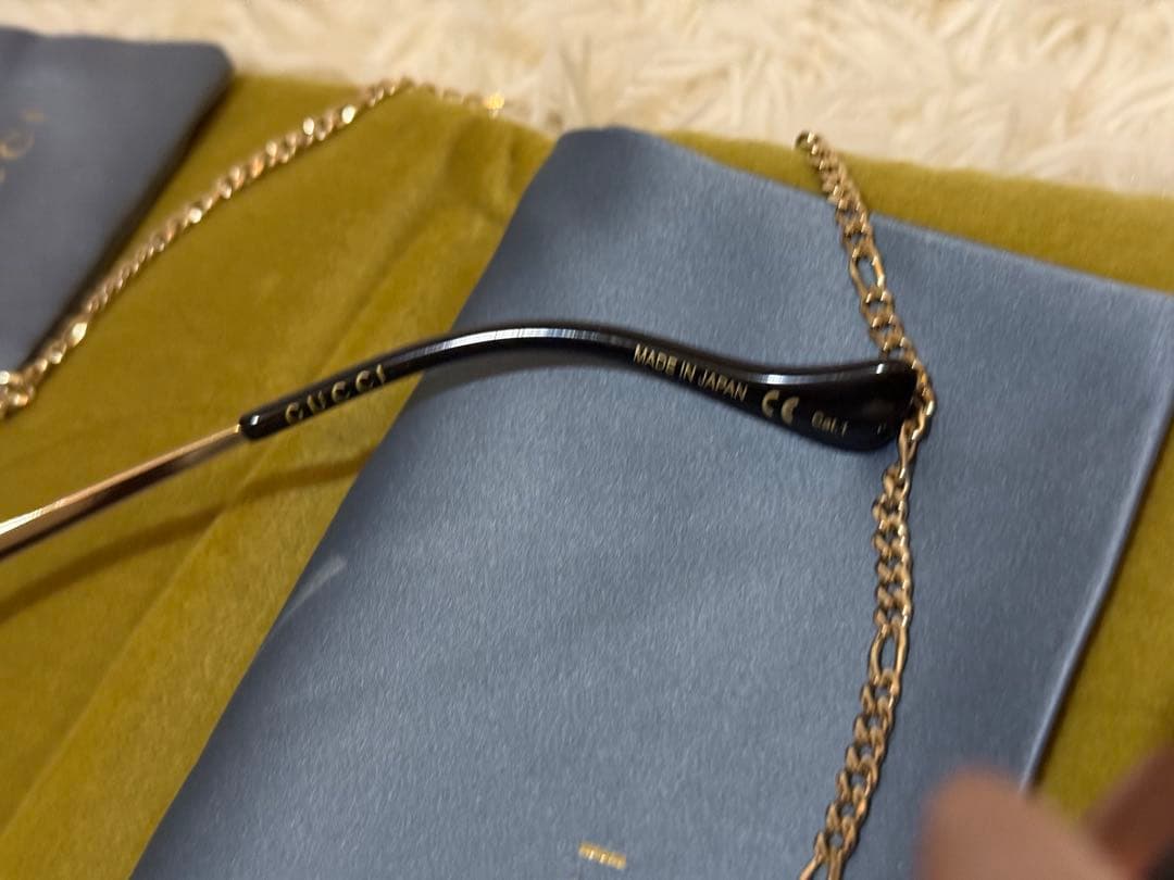 GUCCI チェーン付き サングラス